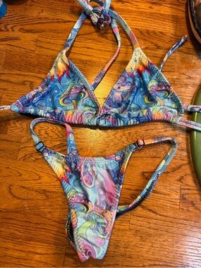 Radiant physique wear posing Multicolor Psychedelic Triangle Bikini Set